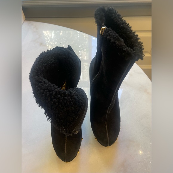 Gucci women’s Montana shearling boots, gold studs. Size 8, excellent condition - Picture 8 of 14